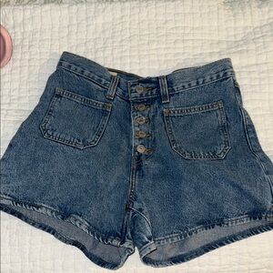 Levi Denim 80s mom shorts